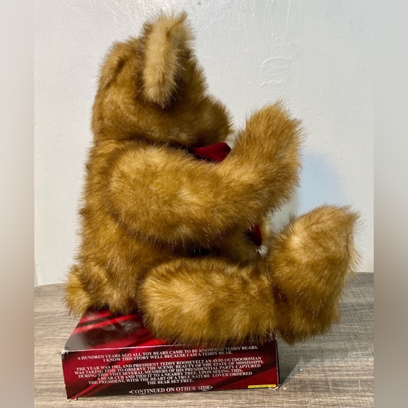 Vintage Dan Dee 100th Anniversary Singing Teddy Bear in Excellent Condition. - Picture 10 of 13